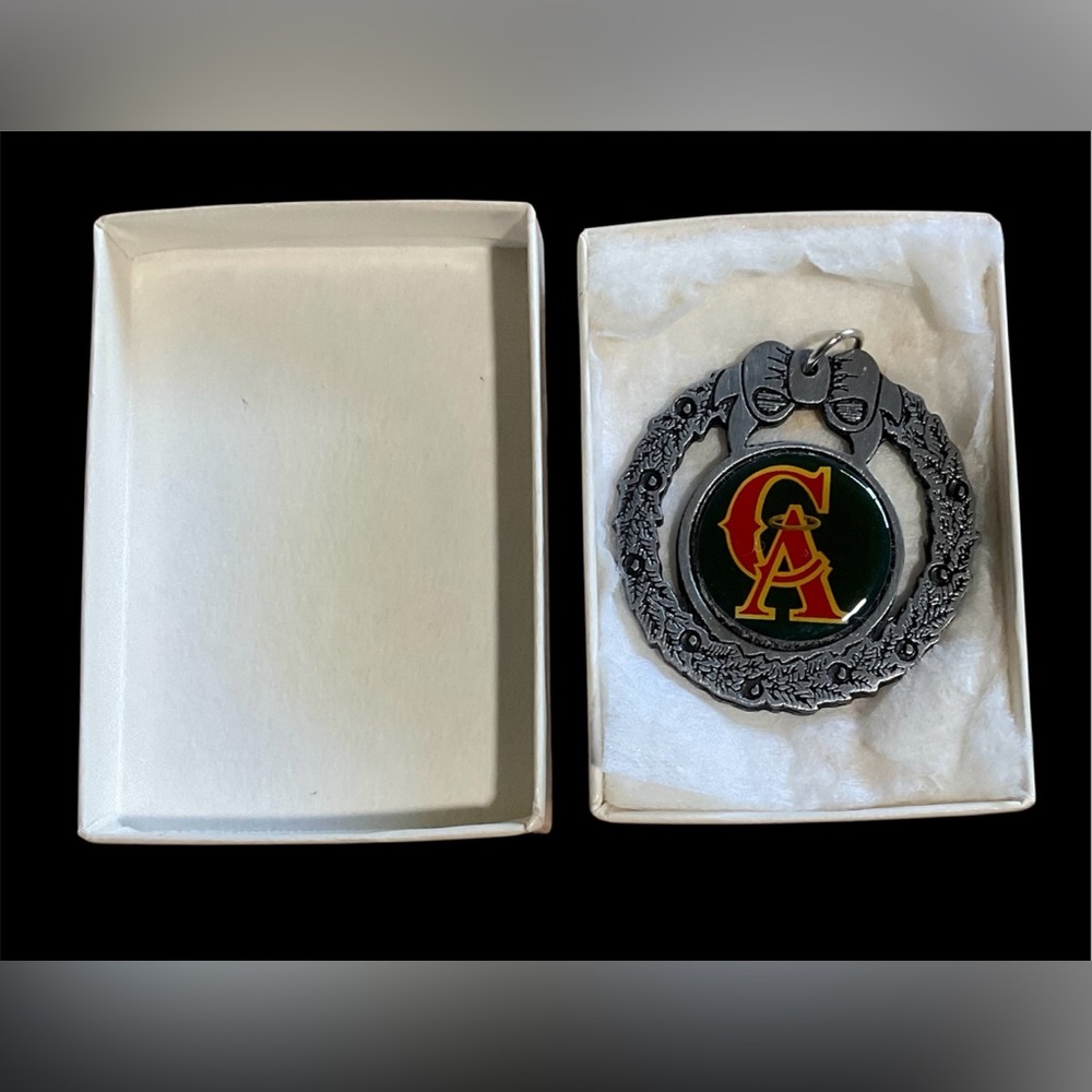Vintage California Angels MLB Pewter Wreath Christmas Ornament